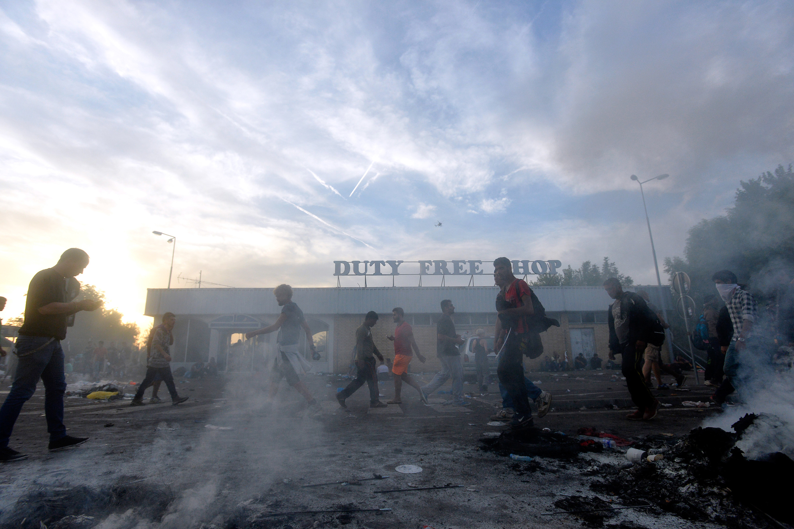 Clashes between Hungarian police and migrants erupted at the Horgosh border crossing. Photo by Nemanja Jovanovic / Kamerades